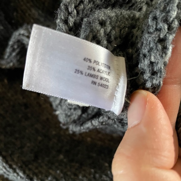 Soft Charcoal Gray Old Navy Sweater - Picture 6 of 6